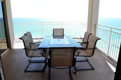 Image de Le plus grand balcon, unité de coin. Front de mer. . . vue dégagée sur l'océan - 11ème étage