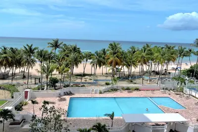 Image de Votre Oceanfront Dream Apartment À Isla Verde Beach!