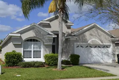 Image de Étapes à Disney, maison de piscine de luxe, 2 suites Master, Gated, Game Rm, Wifi gratuit, barbecue