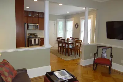 Image de Belle maison moderne et familiale qui est Ă quelques pas du port et des sites