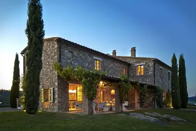 Image de Villa de campagne charmante et luxueuse, intérieurs design, piscine chauffée, superbes vues