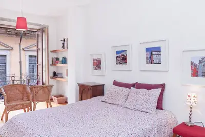 Image de Flowerstreet54 - Romantic Apartment at Downtown Center
