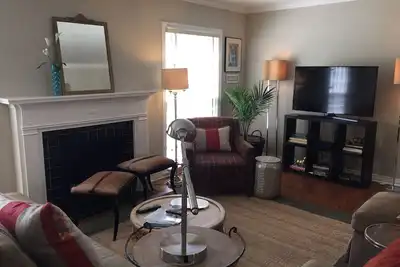 Image de New MidTown / Downtown Guesthouse: Middle of Everything Walk to Everywhere