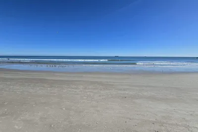 Image de Beach Front Condo Vues / Panoramic / Royal Mansions Penthouse