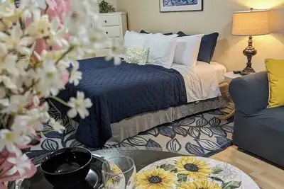 Image de Uptown Dallas - Grand Studio # 2, WiFi, Parking, Près des Restaurants & Commerces & Coffre