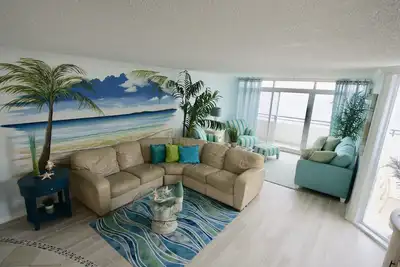 Image de Familial Ocean Front Magnifique unité avec balcon privé de 1000 pieds carrés