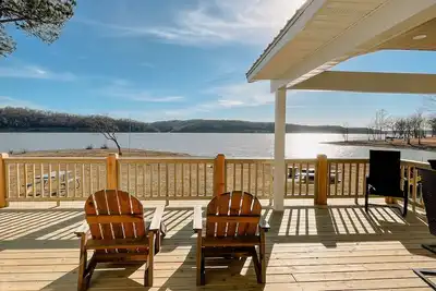 Image de Belle maison de bord de mer 5 chambres sur Grand Lake - Dock privé - rampe de bateau