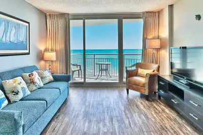 Image de Récemment rénové en bord de mer 2br2ba de luxe / Balcon / Quite / Comfort / Clean / piscines chauffées