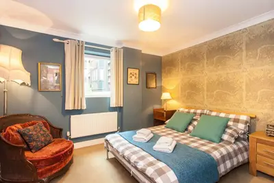 Image de Superieur 2 Chambres 2 Salle De Bain Appartement gratuit Wifi condo de luxe St Paul'S Zone1 6 couchages