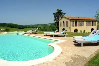 Image de Villa Toscanella - 4 chambres, 4 salles de bains, piscine privée, 8 couchages