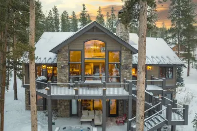 Image de Fairview Lodge: Visite virtuelle, Animaux domestiques, Hot Tub, Sur le parcours de golf