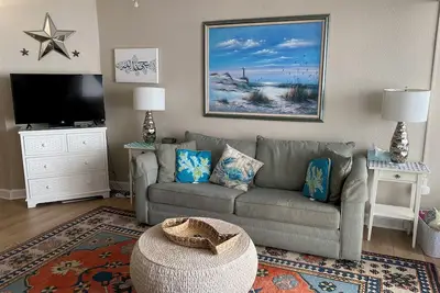 Image de Cosy Ocean Front condo d'une chambre directement sur la plage