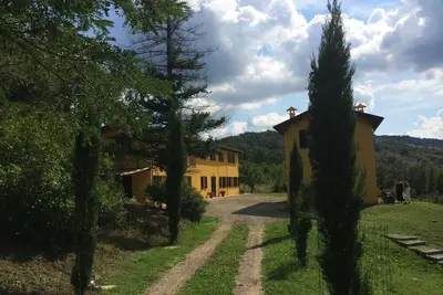 Hilltop Villa Hideaway avec piscine pour 10 personnes entre Bologne et Florence
