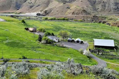 Image de Rustic Ranch - Navigation de plaisance. Randonnée. Chasse à proximité. Famille et animaux acceptés.