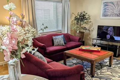 Image de Uptown Dallas - Spacieux 1 bd # 1, WiFi, parking, près des restaurants et magasins et Saf