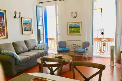 Image de Lumineux, romantique et élégant 2 pièces de caractère Apt. au coeur de Pézenas