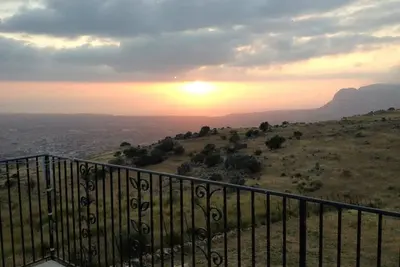 Image de Apartm. 65sq. m. avec terrasse 30 m², piscine et vue sur le golfe de Castellammare