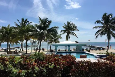 A3: 🌴 Piscine, plage et mer juste devant votre porte d'entrée! 🇧🇿