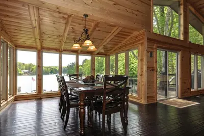 Image de Accueil au bord du lac, salle d'arcade, quai, lac privé, bateau de pêche