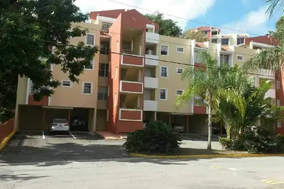 Image de Beau condo w \/ piscine dans une communauté fermée à proximité des plages, des commerces et des attractions