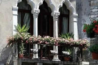Image de Miracoli: vue sur le canal pittoresque de Venise du 15 ème siècle Balcon