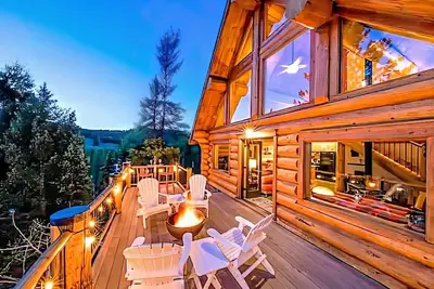 Image de ★ ☆ Cabane en rondins avec bain à remous, barbecue et foyer sur la rivière
