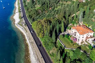 Corazza 6+1, Emma Villas