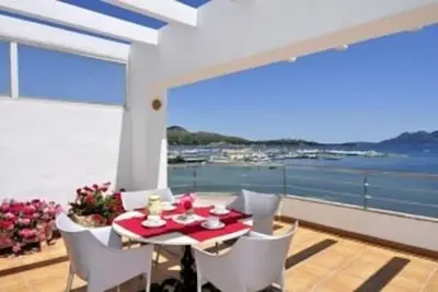 Image de Bel appartement moderne avec une vue spectaculaire sur la baie de Puerto Pollensa