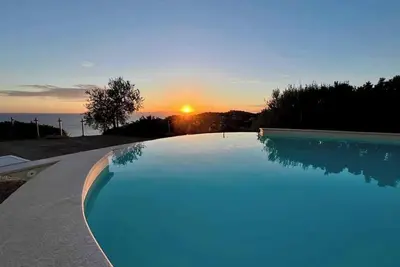 Image de Iv Piscine Panoramique PRIVÉE🏝Last Av: 4 \/ 25-29 \/ 6-6 \/ 7 mai 22 \/ 30🌺