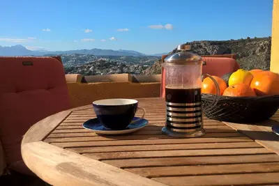 Image de Vues spectaculaires et couchers de soleil depuis la terrasse. . .