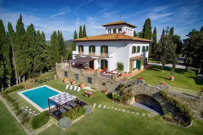 Image de Villa 8 chambres avec salle de bain, piscine, Ă 14 km de Florence, WiFi, A\/C