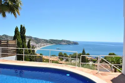Image de Grande villa avec une vue fantastique sur la mer Méditerranée