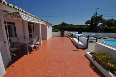 Image de Petite Maison avec 3 chambres, 2 Sb, Ac, WiFi, piscine privative, Fitness