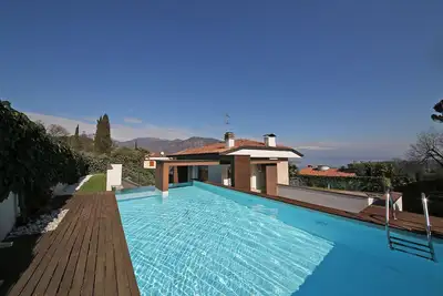 Image de Single Villa Elena 3 Chambres 2 Salles De Bains Jardin Et Piscine PRIVÉE