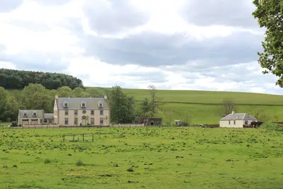 Image de Confort rural - Luxueux chalet avec de belles promenades sur le pas de la porte