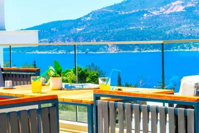 Image de Villa Tymnessos - Villa familiale, piscine privée et vue imprenable sur la mer