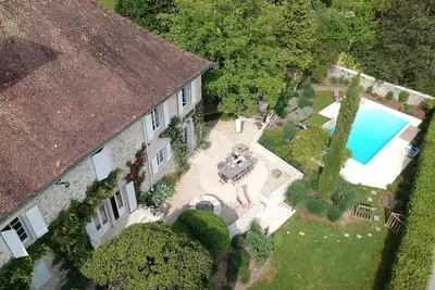 Image de Ferme de caractère 19ème avec piscine et vue montagnes spectaculaire