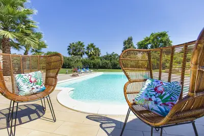 Image de Alghero Villa pour 8\/10 personnes, avec 4 chambres Ă coucher, 3 salles de bain, piscine et court de tennis