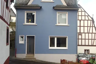 Grande maison de vacances dans le village viticole avec balcon, sauna et wifi