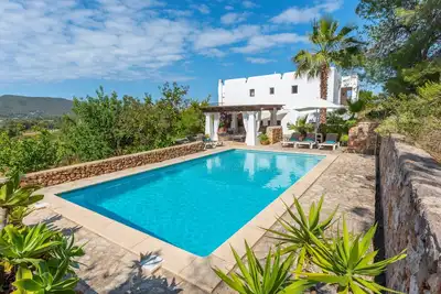 Image de Paradis À Votre PORTÉE - Villa Avec Piscine En Campagne D'Ibicenca