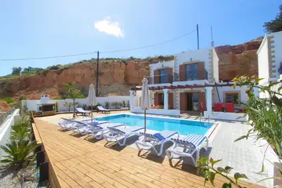 Image de Villa 5 étoiles flambant neuve dans la baie de Vlicha