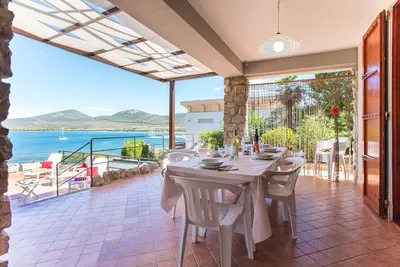 Image de Villa Flavia, directement sur la mer, avec terrasse enchanteresse, pour 6 personnes