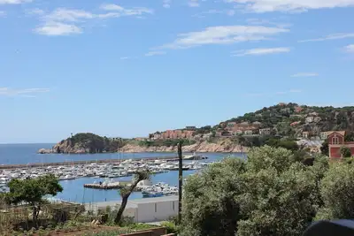 Image de Charmant appartement, vue sur la baie, piscine, plage à pied, commerces et restaurants