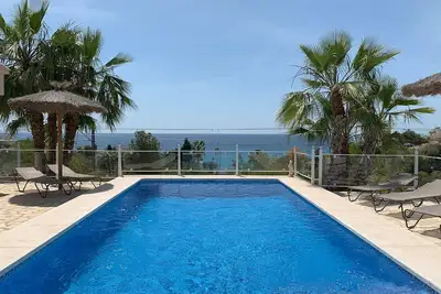 Image de Magnifique villa moderne avec vue imprenable sur la mer. Votre vacances idéal