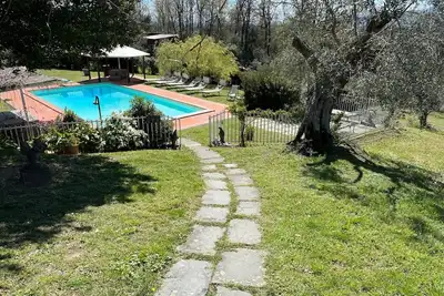 Image de Villa de vacances idéalement située avec piscine et vue superbe