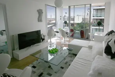 Image de Designer Luxury 2bed 2bath Waterfront Zone2 Central City of London Canary Wharf