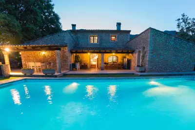 Image de Charmante Maison En Pierre Proche De La Vieille Ville Et Des Plages