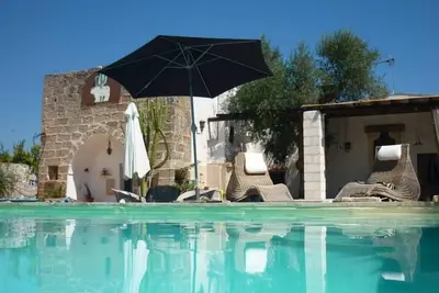 Image de Villa en pierre avec jardin et piscine dans le Salento Puglia