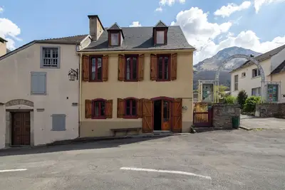 Image de Superbe maison de vacances à Luz Saint Sauveur dans les Hautes-Pyrénées, couchag