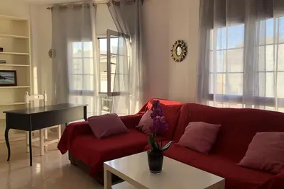 Image de Appartement à côté de la plage avec Wifi gratuit, Tv satellite, vue sur la mer